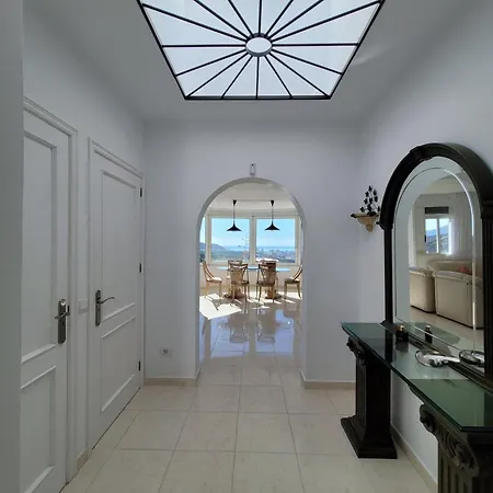 Sea View And Sunset House - 호텔 아데제